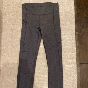 Lululemon Speed Up Crop - size 6